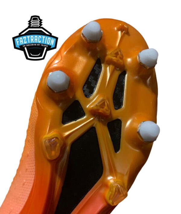 Tapón de plástico para botines Adidas - Image 17