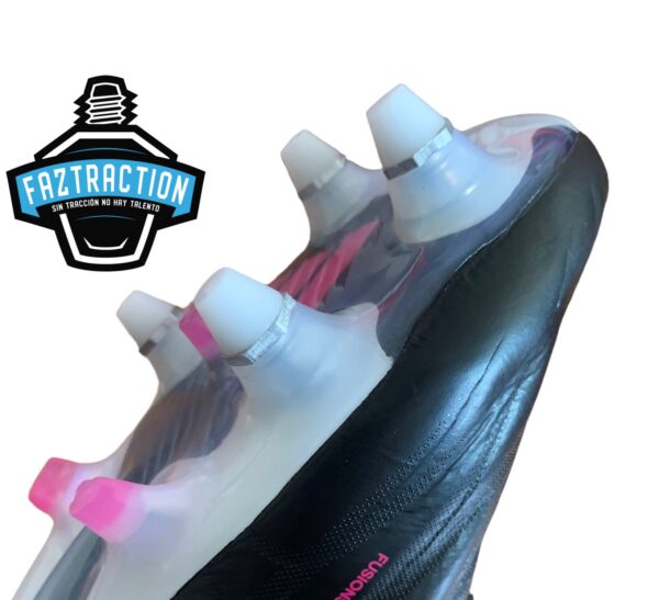 Tapón de plástico para botines Adidas - Image 9