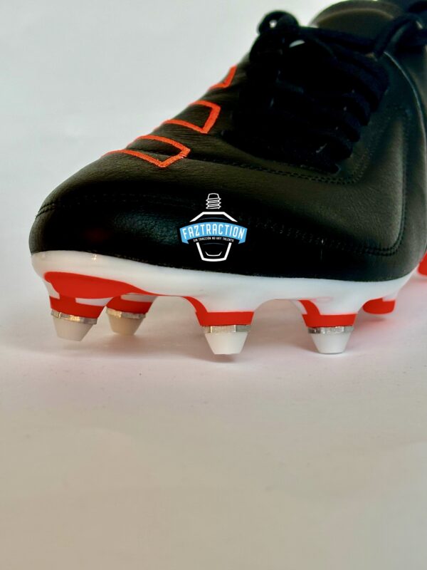 Tapón de plástico para botines Adidas - Image 10