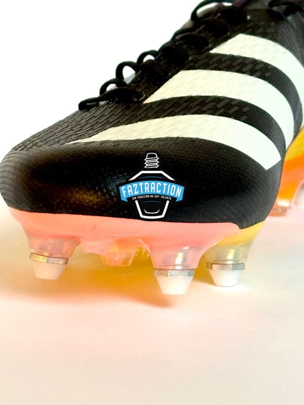 Tapón de plástico para botines Adidas - Image 23