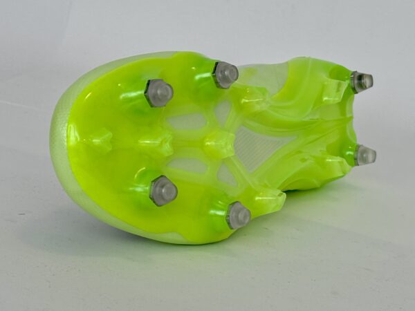 Tapón de acrílico para botines Adidas de rosca gruesa. - Image 10